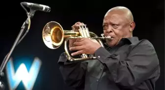 Güney Afrika'da Cazın 'Babası' Hugh Masekela Hayatını Kaybetti