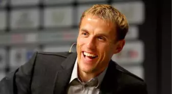 Phil Neville, İngiltere Kadın Milli Takımı'nın Başına Geçti