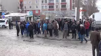 Tekirdağ'da Pazarcılar Yol Kapattı