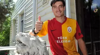 Albert Riera Kramponlarını Astı