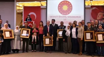 Kahraman Şehitlerin Ailelerine 'Devlet Övünç Madalyaları' Verildi