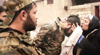 YPG'lilerden Temizlenen Şenkal'e Dönüş Yapan Siviller, Mehmetçiği Alnından Öpüp Teşekkür Etti