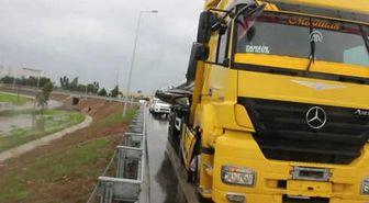 Adana'da Zincirleme Trafik Kazası: 2 Yaralı