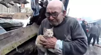 Yangında Çekilen Fotoğrafıyla Gündem Olan Ali Dede, Hastaneye Kaldırıldı