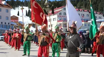 Ayyıldız Mehter Takımı Yeni Mehterleri Eğitiyor