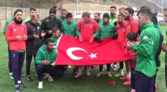 Futbolculardan Antrenman Öncesi Mehmetçik İçin Dua