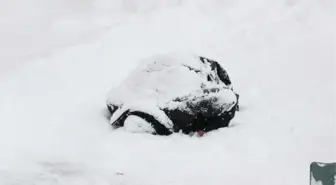 Konya'da Bir Vatandaşın Cansız Bedeni, Karla Kaplı Yolun Ortasında Bulundu