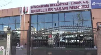 Engelli Kursiyerler Bakıra Şekil Veriyor