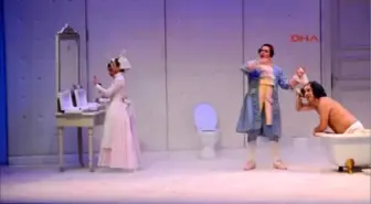 Antalya-'don Pasquale'ya Ayakta Alkış