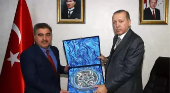 Erdoğan, Amasya Valisi ve Belediye Başkanını Kabul Etti