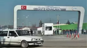 Soylu, Kampta Kalan Suriyelileri ve Lice'de Şehit Olan Zinnur Ezim'in Ailesini Ziyaret Etti