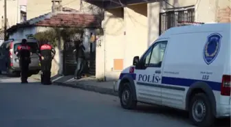 Ev Sahibi ile Kiracı Birbirlerini Bıçakla Yaraladı