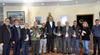 Özkan'dan Kunduracılara Plaket