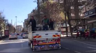 Trafikte Açık Hava Konseri