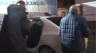 Yaşlı Adam Arabasına Aldığı Karı-koca Tarafından Gasp Edildi