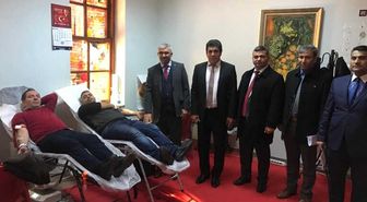 Kızılay'a Kan Verip Umut Oldular