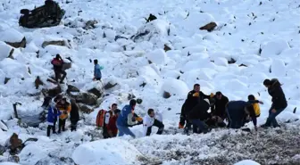 Zigana Dağı'nda Kamyonet Uçuruma Yuvarlandı: 1 Yaralı