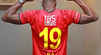 Demba Ba Resmen Göztepe'de