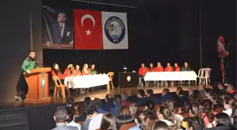 Salihli'de 'Sporu Seviyoruz' Paneli