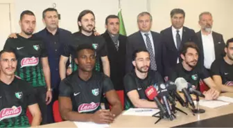 Denizlispor'da 8 Futbolcu İmza Attı