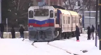 Doğu Ekspresi Yolcularının Cağ Kebabı İlgisi (2)