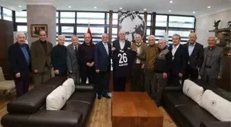 Eskişehirsporlu Profesyonel Futbolcular Dayanışma Derneğinden Kazım Kurt'a Ziyaret