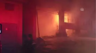 İzmir'de Fabrika Yangını