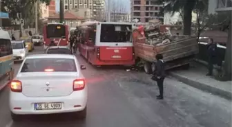 İzmir'de Zincirleme Kaza: 5 Yaralı