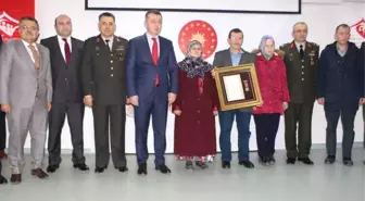 Osmaneli'e Şehit Ailesine Devlet Övünç Madalyası ve Beratı Takdim Edildi