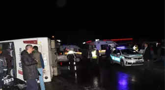 Zonguldak'ta Yolcu Midibüsü Devrildi: 1 Ölü, 22 Yaralı