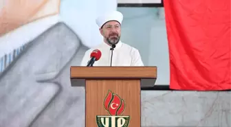 Diyanet İşleri Başkanı Erbaş Türk Okulunu Ziyaret Etti