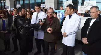 Doktora Saldırıyı Protesto Ettiler