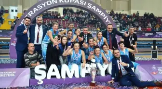 İzmit Belediyespor Şampiyon