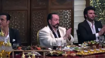 Ankaralı Turgut, Adnan Oktar'ın Düzenlediği Sıra Gecesinde Sahne Aldı