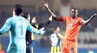 Adebayor & Volkan Gerginliği