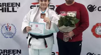 Judoda Türkiye Üçüncüsü Yunusemre'den