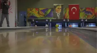 Görme Engelliler Bowling Turnuvasında Yarıştı