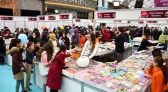 İnegöl'de Kitap Şöleni Başladı