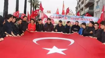 Marmaris'te Binlerce Öğrenci Yağışa Aldırmadan Şehitler İçin Yürüdü