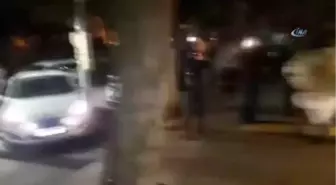 Genç Polis Memurundan Acil Servis Önünde Evlilik Teklifi