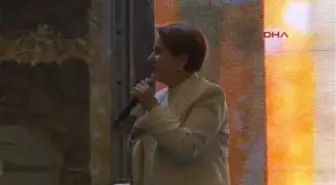İzmir İyi Parti Genel Başkanı Akşener Akşam Yemeğinde Partililerle Buluştu