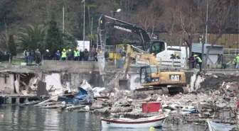 Zonguldak'ta Kıyı Kenar Çizgisindeki Yapıların Yıkımına Başlandı