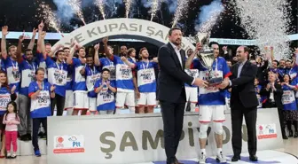 Anadolu Efes 11. Kez Kupayı Müzesine Götürdü