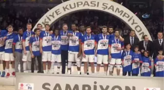 Anadolu Efes, 11. Kez Kupayı Müzesine Götürdü