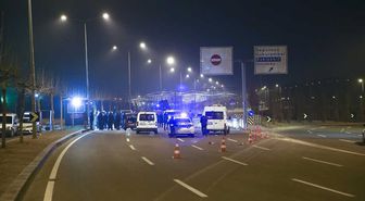 Cumhurbaşkanlığı Külliyesi Önünde Bariyerlere Çarpan Alkollü Sürücü Gözaltına Alındı