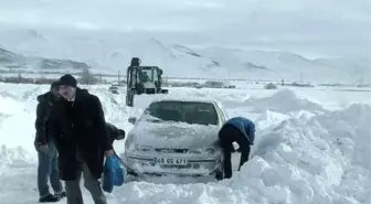 Doğu Anadolu'da Kar ve Tipi Hayatı Felç Etti