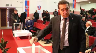 Kardemir Karabükspor'da Başkan ve Yönetimi Görevi Bırakıyor