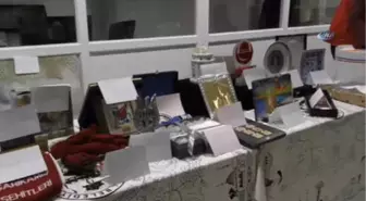 Kendisine Gelen Hediyeleri Mehmetçik İçin Satışa Çıkardı