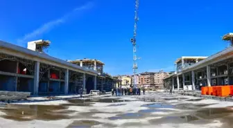 Ünye Meydanını Bekliyor