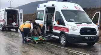 Isparta'da Trafik Kazası: 2 Yaralı